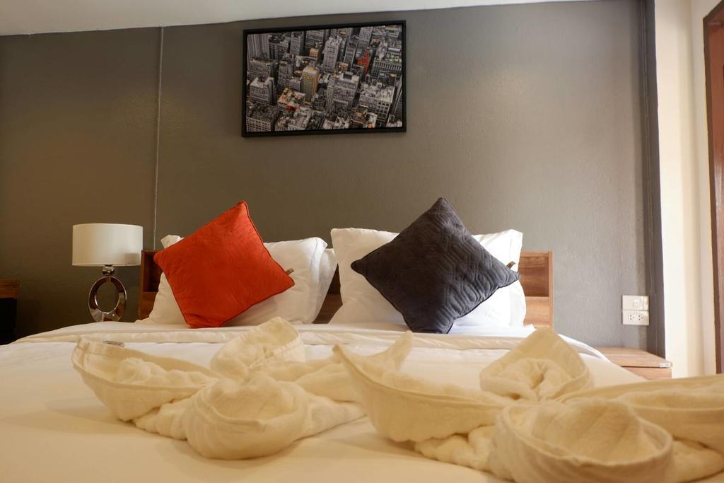 Serene Hostel Nimman Чиангмай Екстериор снимка