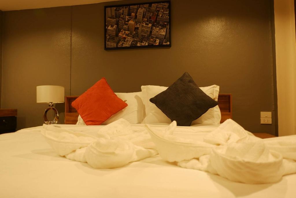 Serene Hostel Nimman Чиангмай Екстериор снимка